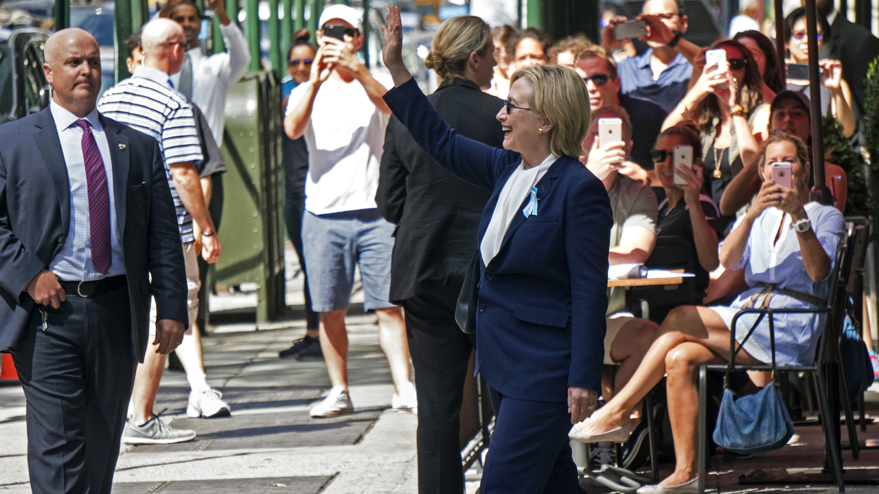 Hillary Clinton pneumonia diagnosis surfaces after falling at 9/11(01)
