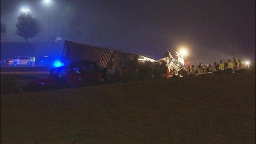 At least 3 killed in 5-car Gainesville crash
