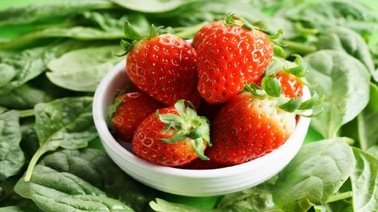 'Dirty Dozen' Strawberries, spinach top list of produce with most