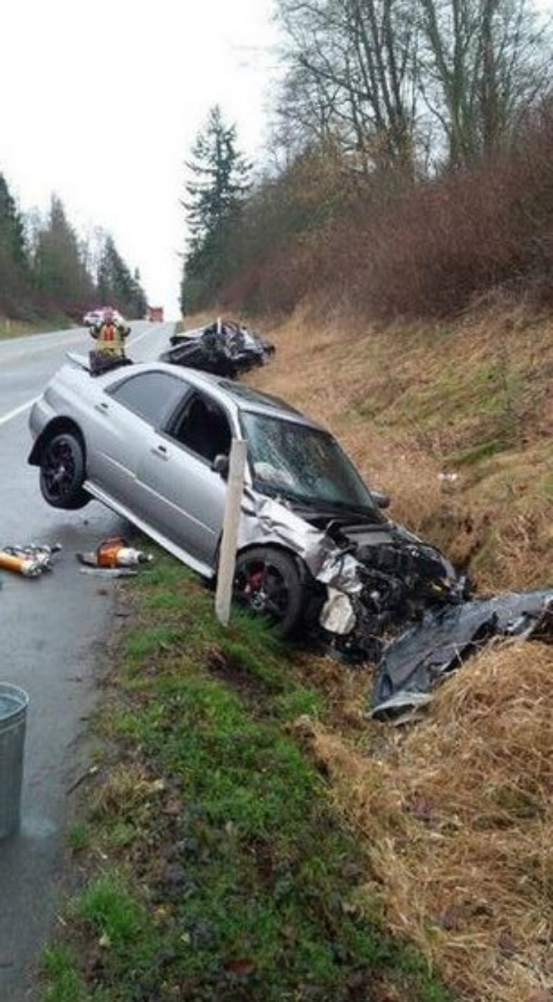 Four hospitalized, one in critical condition after Marysville crash