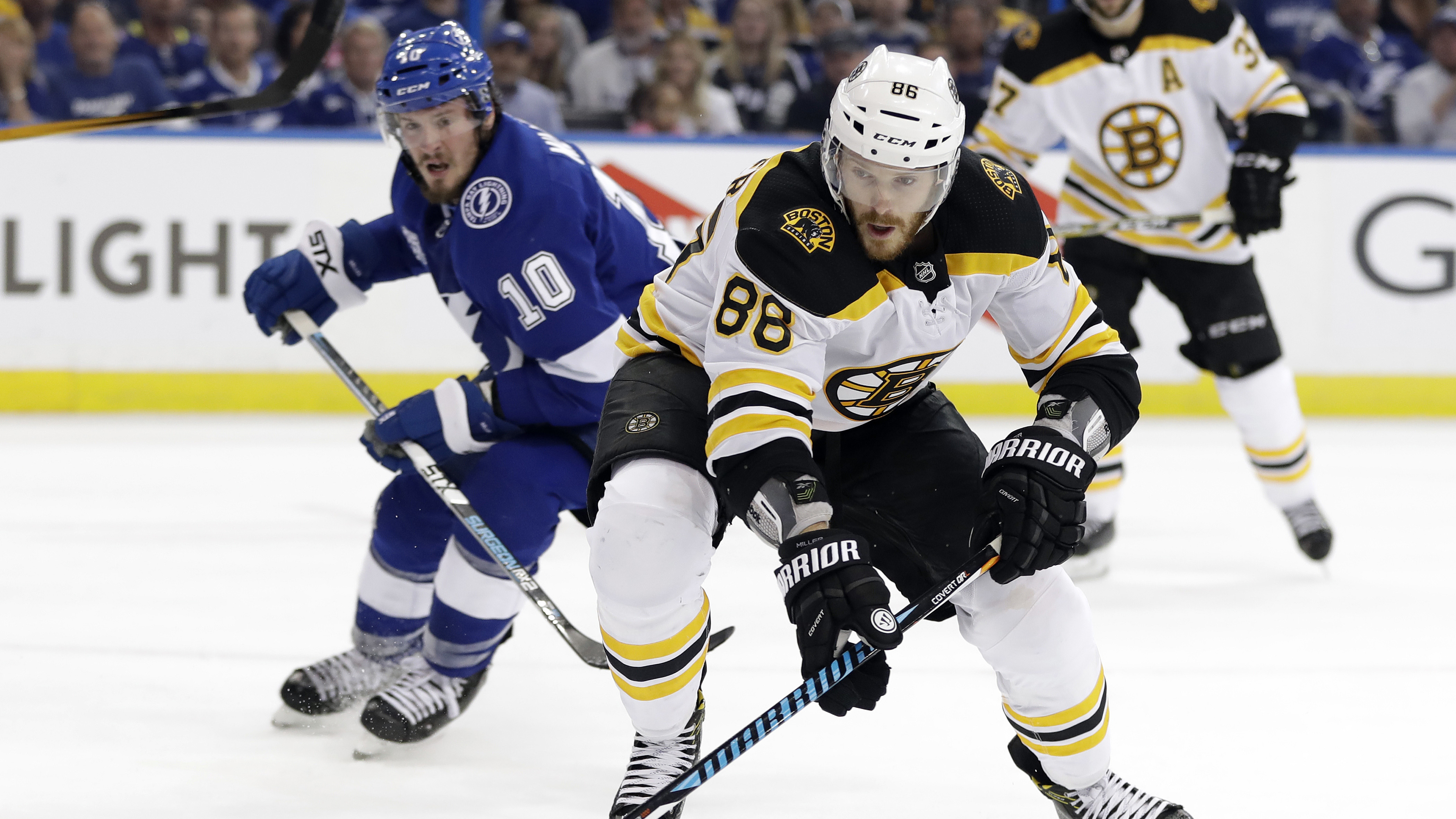 Nash, Bergeron score twice, Bruins beat Lightning in Game