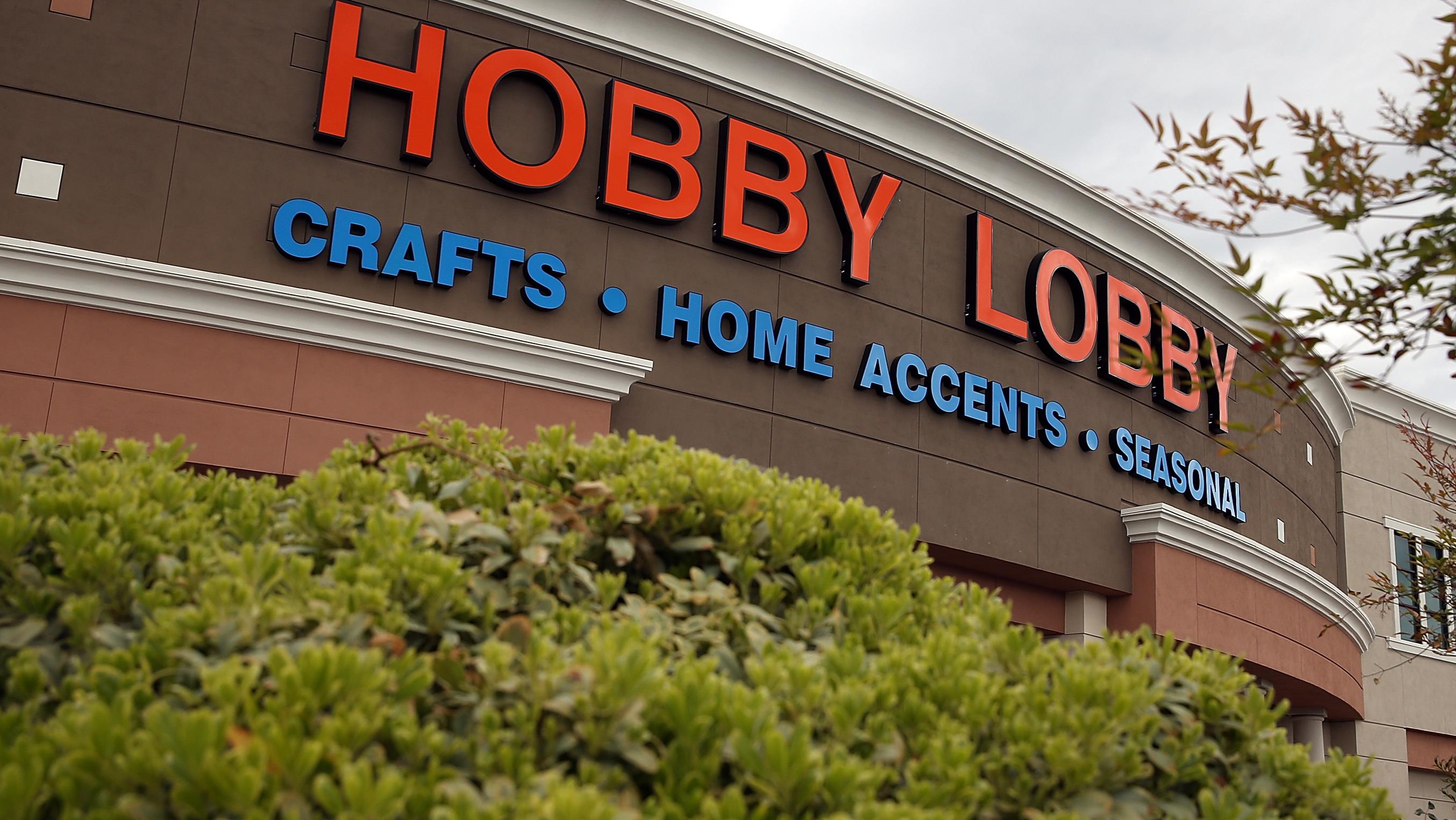 Police Man accused of shoplifting at Hobby Lobby thwarted by snow KIRO 7 News Seattle