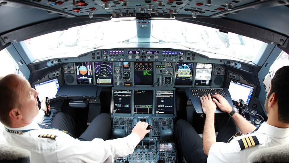 How Much Do Pilots Make A Year